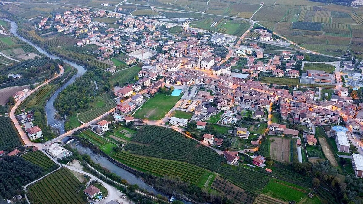 Veduta di Dro.